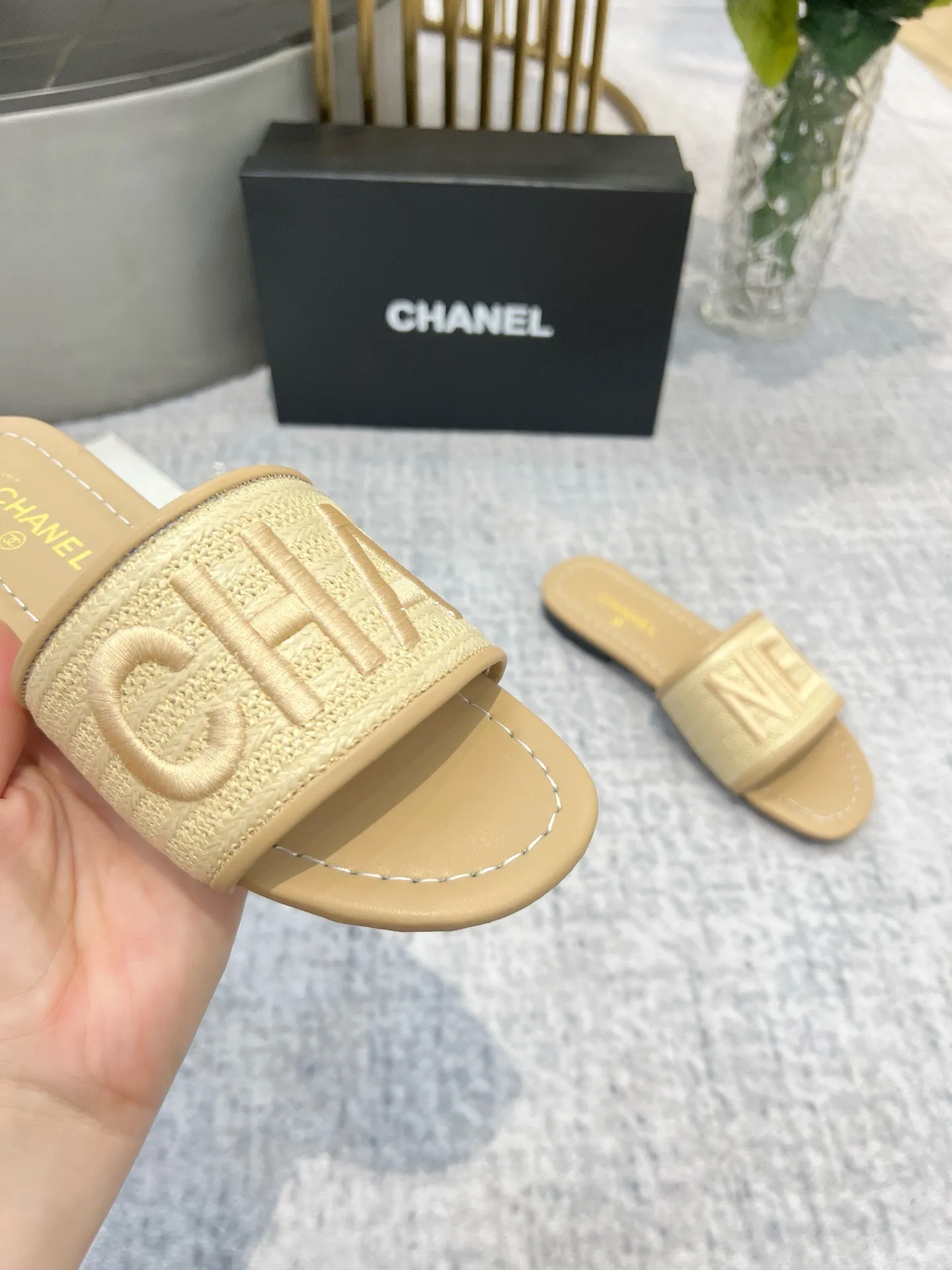 💕💕Factory direct selling price p340💕💕 Genuine leather sole +30 CHANEL, the upper uses three-dimensional electric embroidery technology, the upper foot is comfortable, soft and breathable, must-have size 35-43, leather sole +30